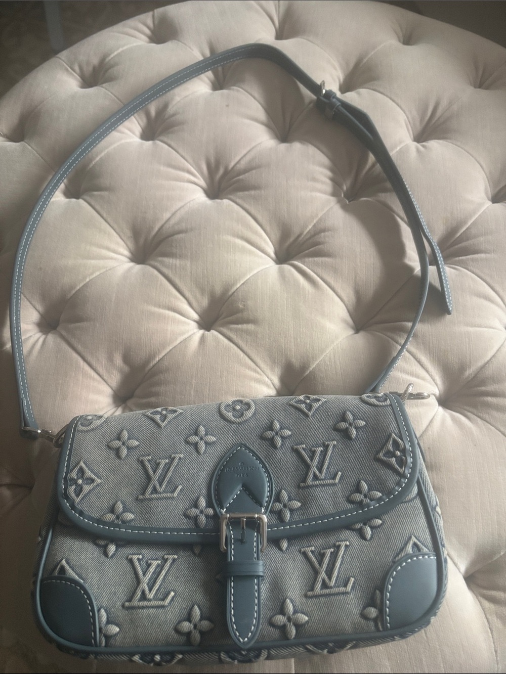 Denim bag with magnetic closure and outside pocket for Cell Phone. - Picture 2 of 7